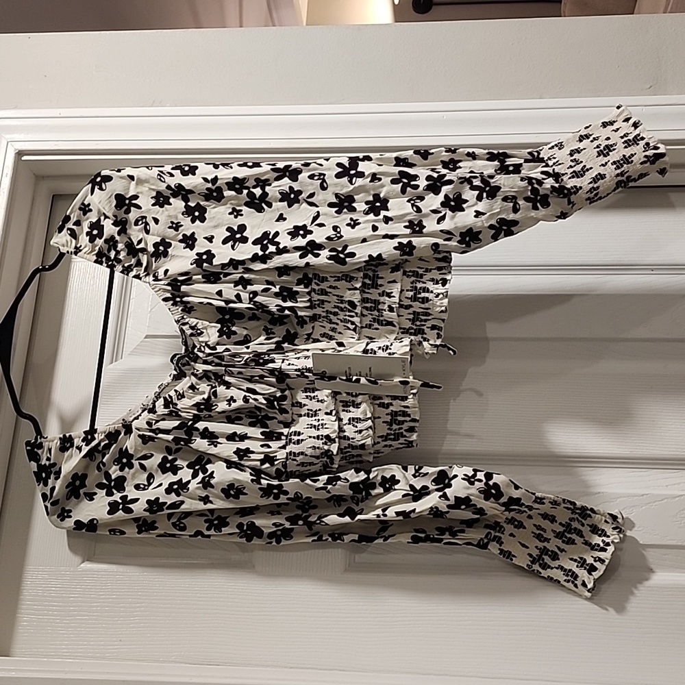 Kendall and Kylie long sleeve blouse
